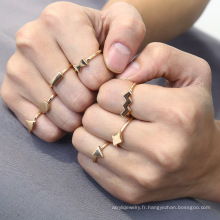 Bracelet de bague simple créative géométrique rétro, bague de masse carrée du triangle sauvage